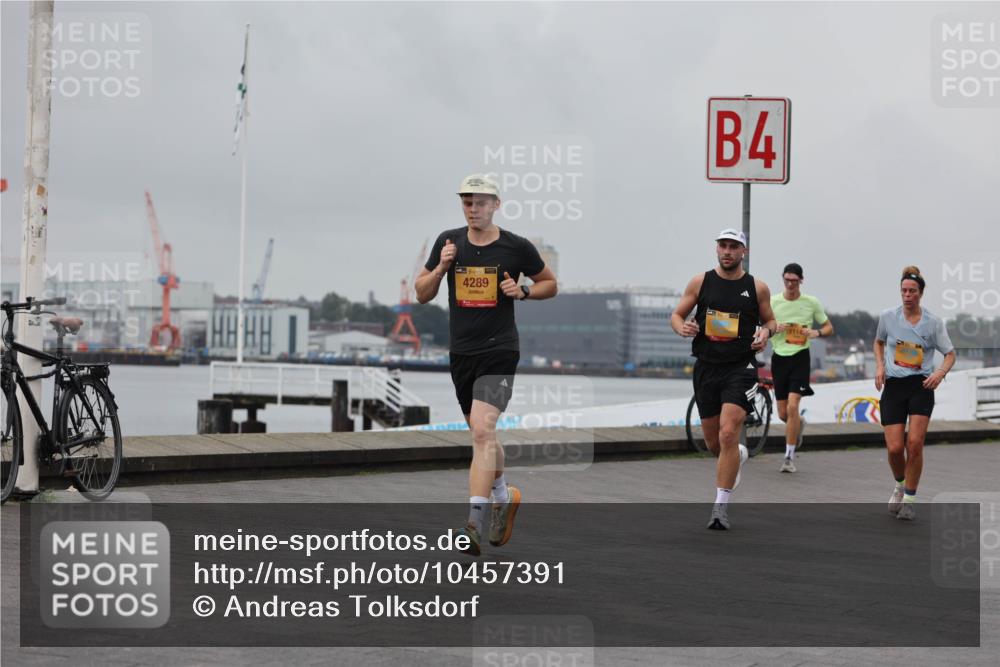 13.09.2026 - Kiel Lauf Andreas Tolksdorf http://msf.ph/oto/10457391 13.09.2026 11:58:36 Kiellinie 1, 397, 4289, 4, 1142 meine-sportfotos.de