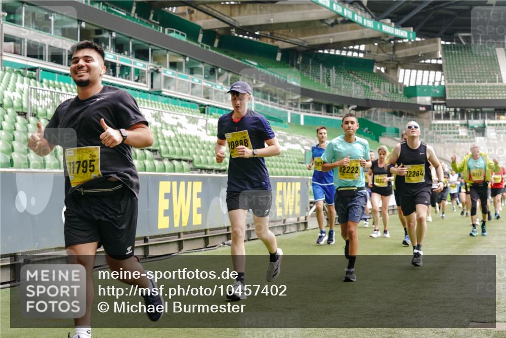 13.09.2026 - 21. swb-Marathon Bremen Michael Burmester http://msf.ph/oto/10457402 13.09.2026 10:33:31 Laufen im Stadion 10018, 10067, 10078, 10166, 10177, 10184, 10203, 10211, 10226, 10236, 10240, 10243, 10246, 10249, 10254, 10256, 10297, 10300, 10322, 10355, 10365, 10372, 10374, 10379, 10383, 10394, 10408, 10410, 10415, 10423, 10428, 10460, 10486, 10494, 10517, 10518, 10530, 10550, 10565, 10578, 10604, 10668, 10670, 10673, 10675, 10687, 10690, 10691, 10699, 10700, 10707, 10721, 10728, 10745, 10749, 10750, 10771, 10772, 10787, 10788, 10794, 10809, 10857, 11126 meine-sportfotos.de