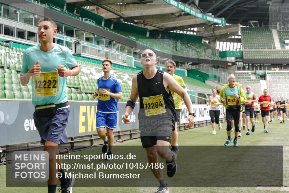 13.09.2026 - 21. swb-Marathon Bremen Michael Burmester http://msf.ph/oto/10457486 13.09.2026 10:33:33 Laufen im Stadion 10018, 10067, 10078, 10166, 10177, 10184, 10203, 10211, 10226, 10236, 10240, 10243, 10246, 10249, 10254, 10256, 10297, 10300, 10322, 10355, 10365, 10372, 10374, 10379, 10383, 10394, 10408, 10410, 10415, 10423, 10428, 10460, 10486, 10494, 10517, 10518, 10530, 10550, 10565, 10578, 10604, 10668, 10670, 10673, 10675, 10687, 10690, 10691, 10699, 10700, 10707, 10721, 10728, 10745, 10749, 10750, 10771, 10772, 10787, 10788, 10794, 10809, 10857, 11126 meine-sportfotos.de