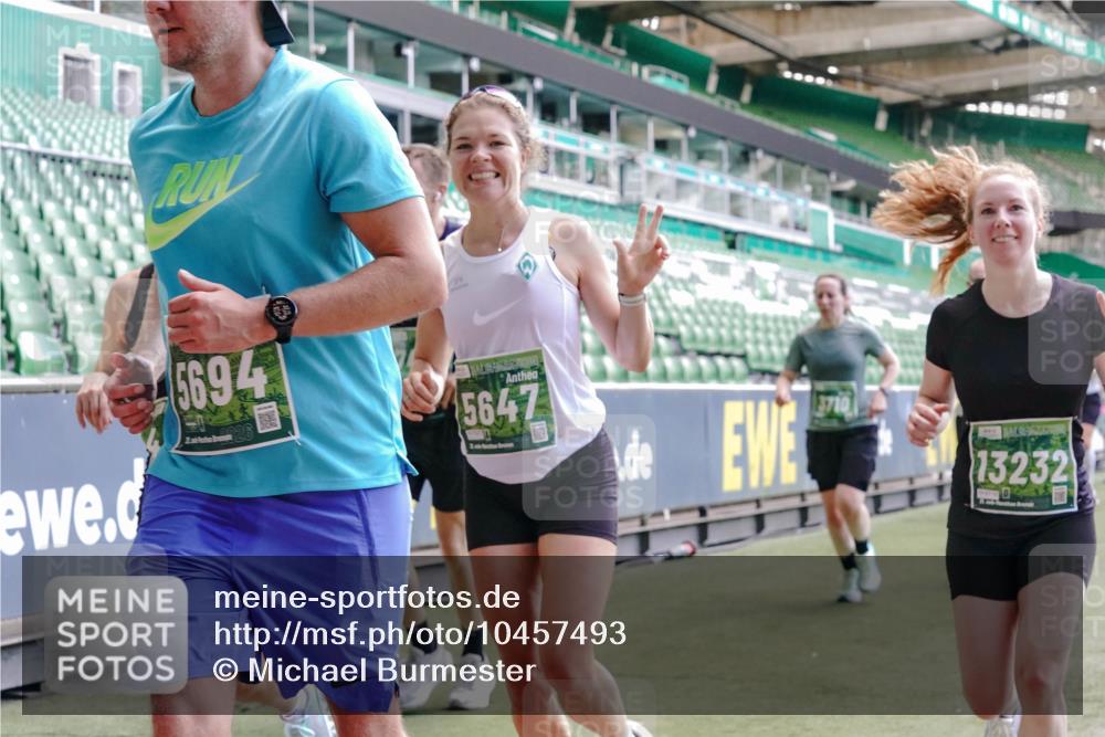 13.09.2026 - 21. swb-Marathon Bremen Michael Burmester http://msf.ph/oto/10457493 13.09.2026 13:11:33 Laufen im Stadion 265, 373, 581, 703, 843, 984, 1113, 1226, 1435, 1738, 1849, 1851, 1855, 1867, 1894, 1936, 1952, 1967, 2202, 2248, 2268, 2281, 2284, 2299, 2330, 2333, 2336, 2339, 2342, 2353, 2375, 2377, 2398, 2426, 2432, 2443, 2531, 2553, 2589, 2654, 2659, 2669, 2673, 2682, 2784, 2804, 2819, 2822, 2836, 2850, 2907, 2932, 2976, 3026, 3027, 3079, 3082, 3089, 3122, 3143, 3159, 3174, 3207, 3208, 3308, 3328, 3349, 3352, 3370, 3409, 3410, 3470, 3549, 551 meine-sportfotos.de