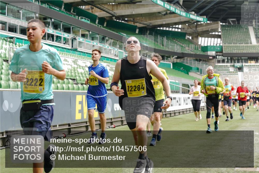 13.09.2026 - 21. swb-Marathon Bremen Michael Burmester http://msf.ph/oto/10457506 13.09.2026 10:33:33 Laufen im Stadion 10018, 10067, 10078, 10166, 10177, 10184, 10203, 10211, 10226, 10236, 10240, 10243, 10246, 10249, 10254, 10256, 10297, 10300, 10322, 10355, 10365, 10372, 10374, 10379, 10383, 10394, 10408, 10410, 10415, 10423, 10428, 10460, 10486, 10494, 10517, 10518, 10530, 10550, 10565, 10578, 10604, 10668, 10670, 10673, 10675, 10687, 10690, 10691, 10699, 10700, 10707, 10721, 10728, 10745, 10749, 10750, 10771, 10772, 10787, 10788, 10794, 10809, 10857, 11126 meine-sportfotos.de