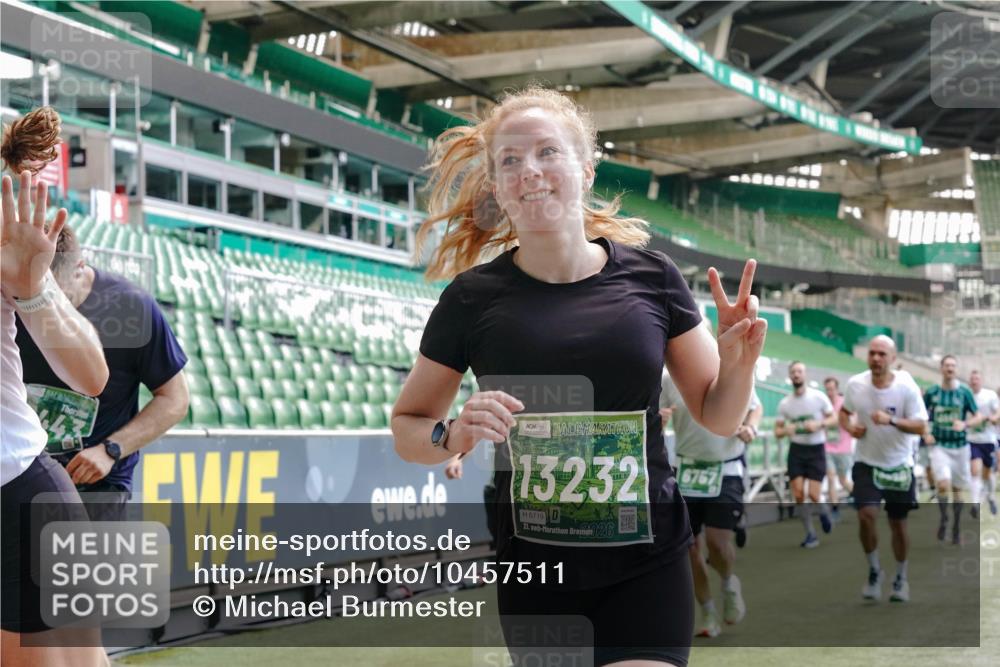 13.09.2026 - 21. swb-Marathon Bremen Michael Burmester http://msf.ph/oto/10457511 13.09.2026 13:11:34 Laufen im Stadion 265, 373, 581, 703, 843, 984, 1113, 1226, 1435, 1738, 1849, 1851, 1855, 1867, 1894, 1936, 1952, 1967, 2202, 2248, 2268, 2281, 2284, 2299, 2330, 2333, 2336, 2339, 2342, 2353, 2375, 2377, 2398, 2426, 2432, 2443, 2531, 2589, 2654, 2659, 2669, 2673, 2682, 2784, 2804, 2819, 2822, 2836, 2850, 2907, 2932, 2976, 3026, 3027, 3079, 3082, 3089, 3122, 3143, 3159, 3174, 3207, 3208, 3308, 3328, 3349, 3352, 3370, 3409, 3410, 3470, 3549, 551 meine-sportfotos.de