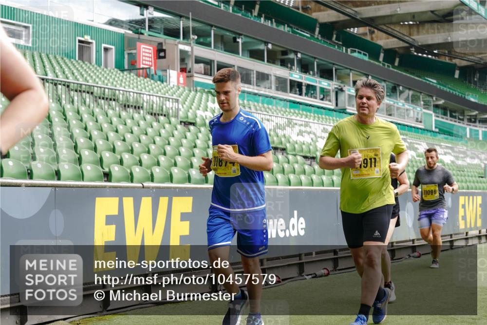 13.09.2026 - 21. swb-Marathon Bremen Michael Burmester http://msf.ph/oto/10457579 13.09.2026 10:33:35 Laufen im Stadion 10018, 10067, 10078, 10166, 10177, 10184, 10203, 10211, 10226, 10236, 10240, 10243, 10249, 10254, 10256, 10297, 10300, 10322, 10355, 10365, 10372, 10374, 10379, 10383, 10394, 10408, 10410, 10415, 10423, 10428, 10460, 10486, 10494, 10517, 10518, 10530, 10550, 10565, 10578, 10604, 10668, 10670, 10673, 10675, 10687, 10690, 10691, 10699, 10700, 10707, 10721, 10728, 10745, 10749, 10750, 10771, 10772, 10787, 10788, 10794, 10809, 10828, 10857, 10914, 11126 meine-sportfotos.de