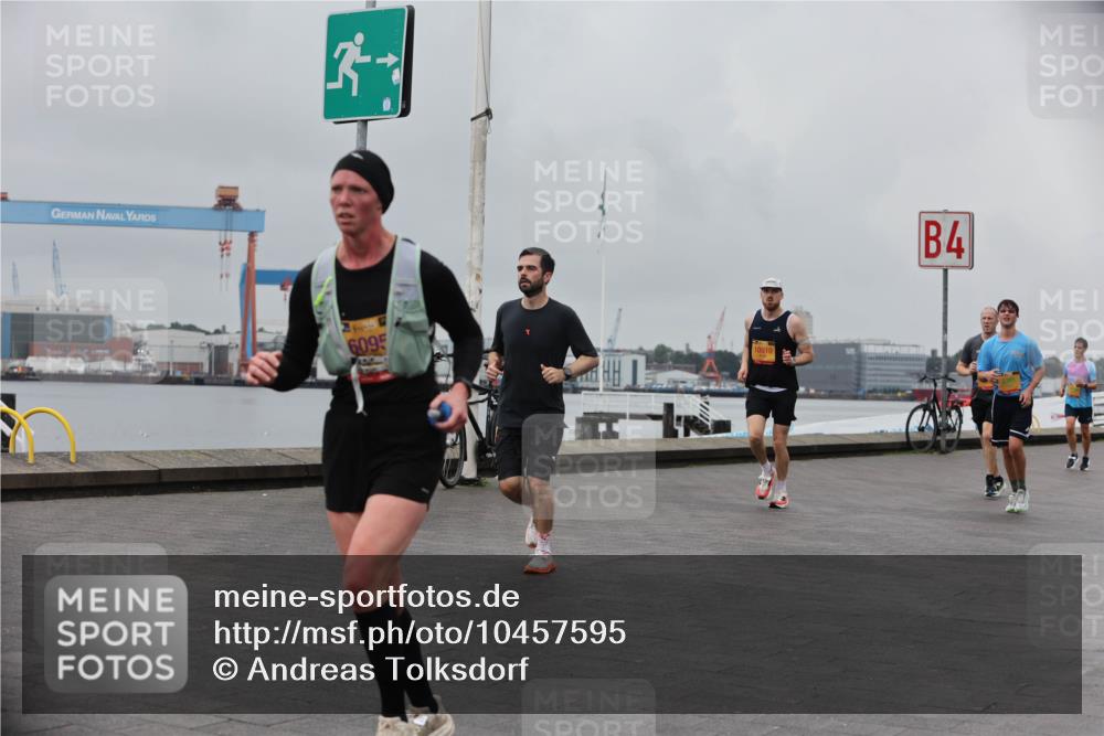 13.09.2026 - Kiel Lauf Andreas Tolksdorf http://msf.ph/oto/10457595 13.09.2026 11:58:49 Kiellinie 3822, 3, 6095, 10910, 4 meine-sportfotos.de