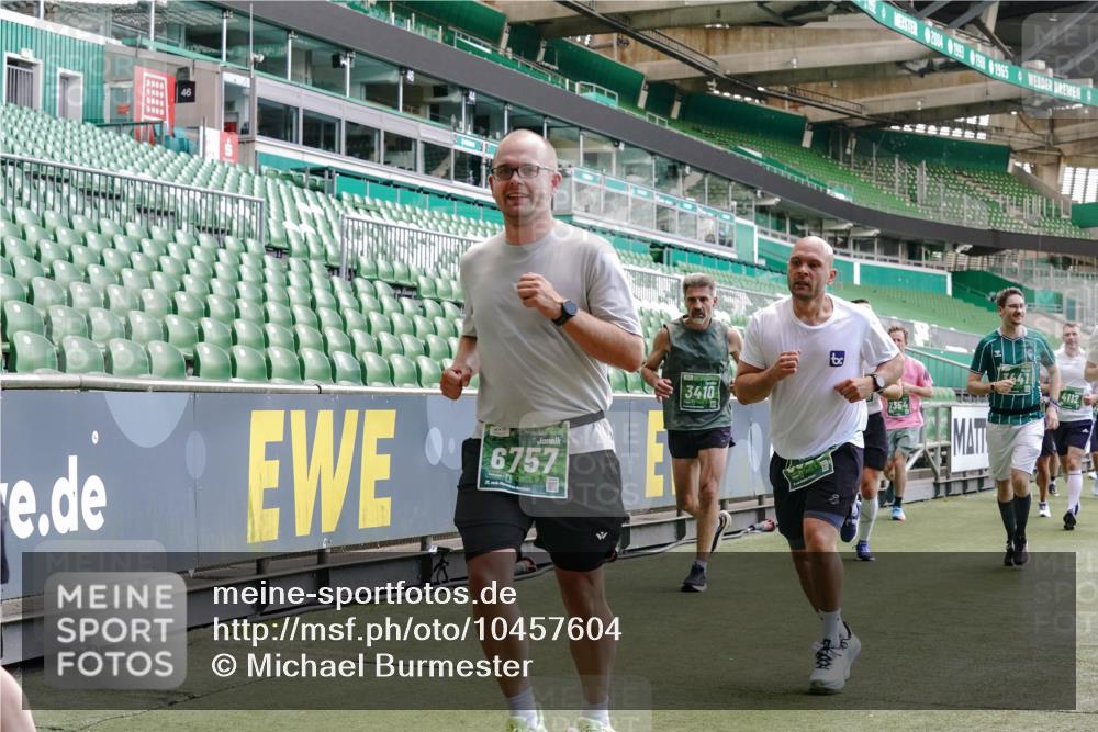 13.09.2026 - 21. swb-Marathon Bremen Michael Burmester http://msf.ph/oto/10457604 13.09.2026 13:11:36 Laufen im Stadion 265, 373, 581, 703, 843, 984, 1113, 1226, 1435, 1738, 1849, 1851, 1855, 1894, 1936, 1952, 1967, 2202, 2248, 2268, 2281, 2284, 2299, 2330, 2333, 2336, 2339, 2342, 2353, 2375, 2377, 2398, 2426, 2432, 2443, 2531, 2589, 2654, 2659, 2669, 2673, 2682, 2784, 2804, 2819, 2822, 2836, 2850, 2907, 2932, 2976, 3026, 3027, 3079, 3082, 3089, 3122, 3143, 3159, 3174, 3207, 3208, 3308, 3328, 3349, 3352, 3370, 3409, 3410, 3470, 3549, 551 meine-sportfotos.de