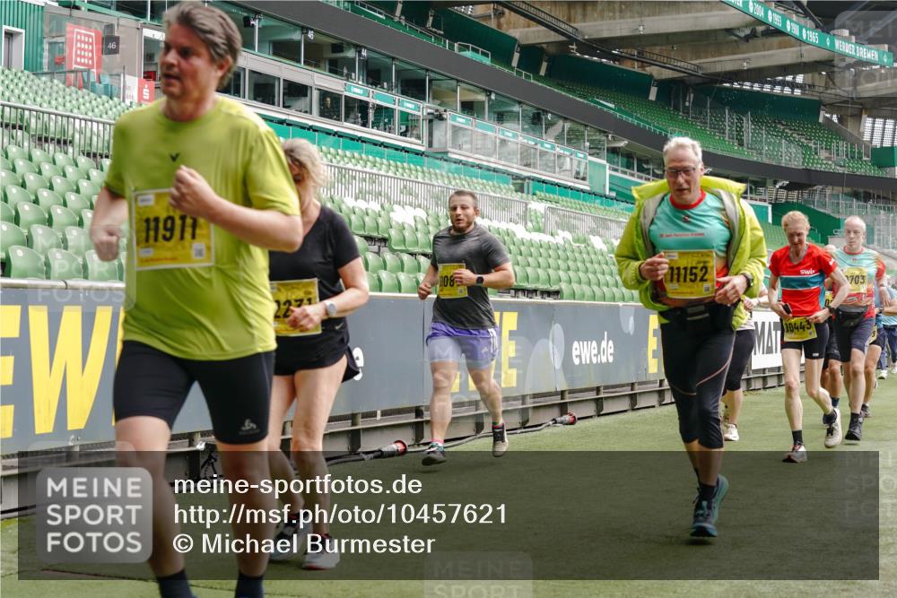 13.09.2026 - 21. swb-Marathon Bremen Michael Burmester http://msf.ph/oto/10457621 13.09.2026 10:33:36 Laufen im Stadion 10018, 10067, 10078, 10166, 10177, 10184, 10203, 10211, 10226, 10236, 10240, 10243, 10249, 10254, 10256, 10297, 10300, 10322, 10355, 10365, 10372, 10374, 10379, 10383, 10394, 10408, 10410, 10415, 10423, 10428, 10460, 10486, 10494, 10517, 10518, 10530, 10550, 10565, 10578, 10604, 10668, 10670, 10673, 10675, 10687, 10690, 10691, 10699, 10700, 10707, 10721, 10728, 10745, 10749, 10750, 10771, 10772, 10787, 10788, 10794, 10809, 10828, 10857, 10914, 11126 meine-sportfotos.de