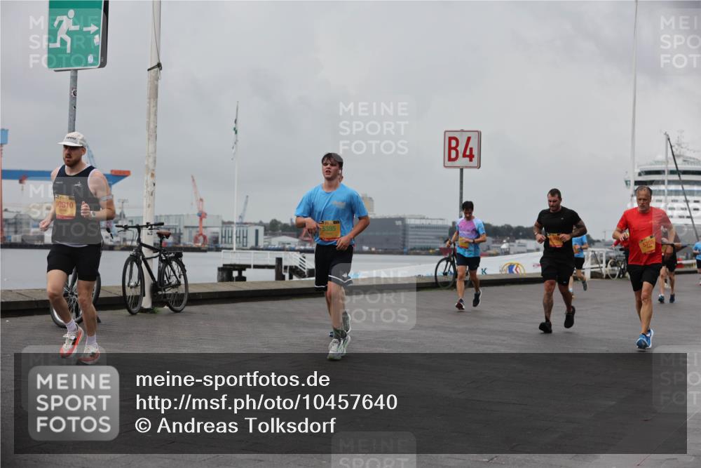 13.09.2026 - Kiel Lauf Andreas Tolksdorf http://msf.ph/oto/10457640 13.09.2026 11:58:51 Kiellinie 10910, 39, 5395, 4, 708 meine-sportfotos.de