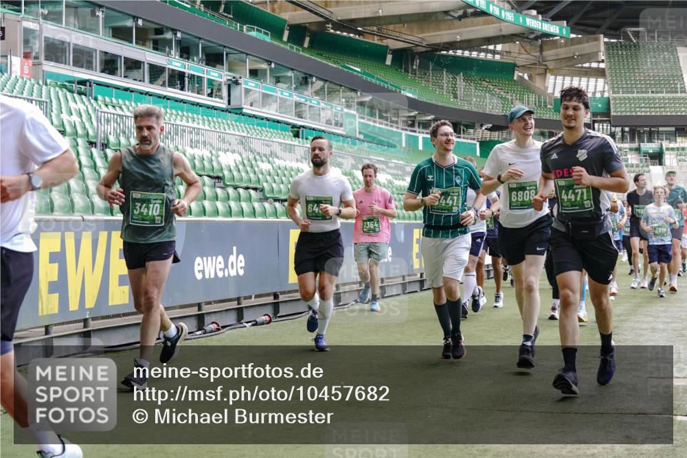 13.09.2026 - 21. swb-Marathon Bremen Michael Burmester http://msf.ph/oto/10457682 13.09.2026 13:11:37 Laufen im Stadion 265, 373, 581, 703, 843, 984, 1113, 1226, 1435, 1738, 1849, 1851, 1855, 1894, 1936, 1952, 1967, 2202, 2248, 2268, 2281, 2284, 2299, 2330, 2333, 2336, 2339, 2342, 2353, 2375, 2377, 2398, 2426, 2432, 2443, 2531, 2589, 2654, 2659, 2669, 2673, 2682, 2784, 2804, 2819, 2822, 2836, 2850, 2907, 2932, 2976, 3026, 3027, 3079, 3082, 3089, 3122, 3143, 3159, 3174, 3207, 3208, 3308, 3328, 3349, 3352, 3370, 3409, 3410, 3470, 3549, 551 meine-sportfotos.de