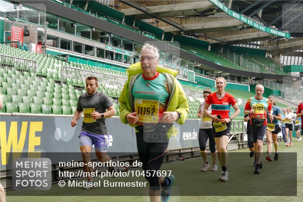 13.09.2026 - 21. swb-Marathon Bremen Michael Burmester http://msf.ph/oto/10457697 13.09.2026 10:33:37 Laufen im Stadion 10018, 10067, 10078, 10166, 10177, 10184, 10203, 10211, 10226, 10236, 10240, 10243, 10249, 10254, 10256, 10297, 10300, 10322, 10355, 10365, 10372, 10374, 10379, 10383, 10394, 10408, 10410, 10415, 10423, 10428, 10460, 10486, 10494, 10517, 10518, 10530, 10550, 10565, 10578, 10604, 10668, 10670, 10673, 10675, 10687, 10690, 10691, 10699, 10700, 10707, 10721, 10728, 10745, 10749, 10750, 10771, 10772, 10787, 10788, 10794, 10809, 10828, 10857, 10914, 11126 meine-sportfotos.de