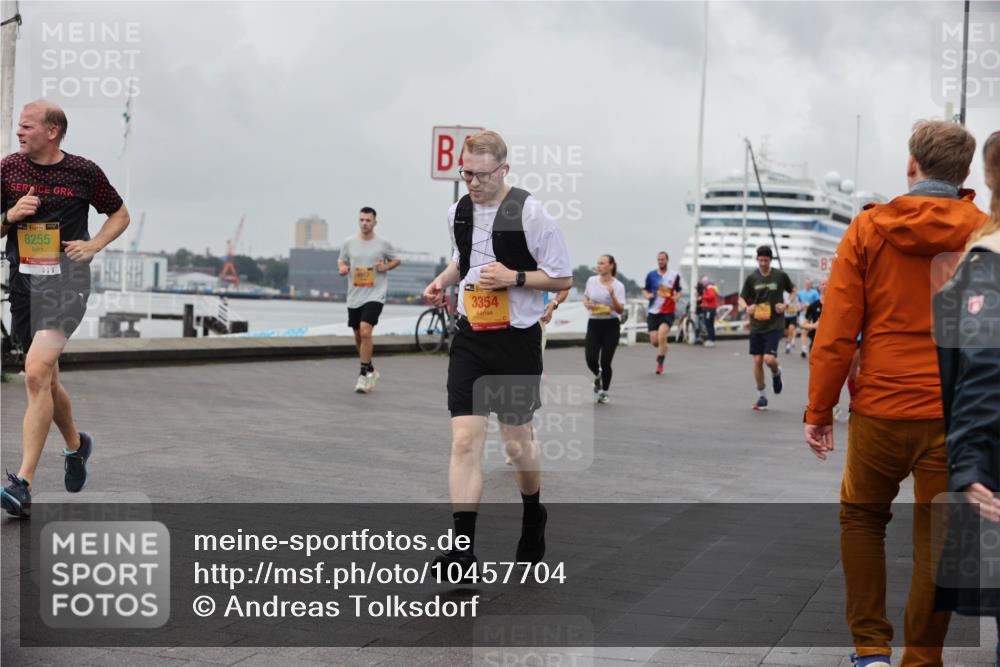 13.09.2026 - Kiel Lauf Andreas Tolksdorf http://msf.ph/oto/10457704 13.09.2026 11:58:59 Kiellinie 39, 8255, 3354 meine-sportfotos.de