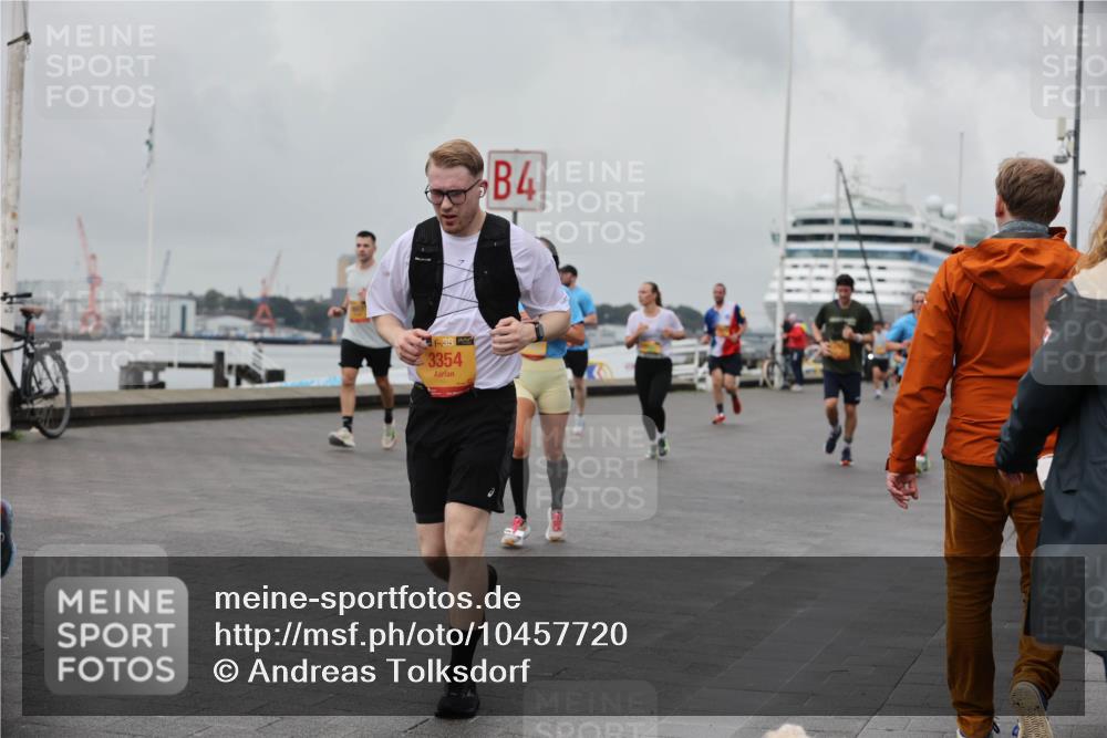 13.09.2026 - Kiel Lauf Andreas Tolksdorf http://msf.ph/oto/10457720 13.09.2026 11:59:00 Kiellinie 38, 3354, 4 meine-sportfotos.de