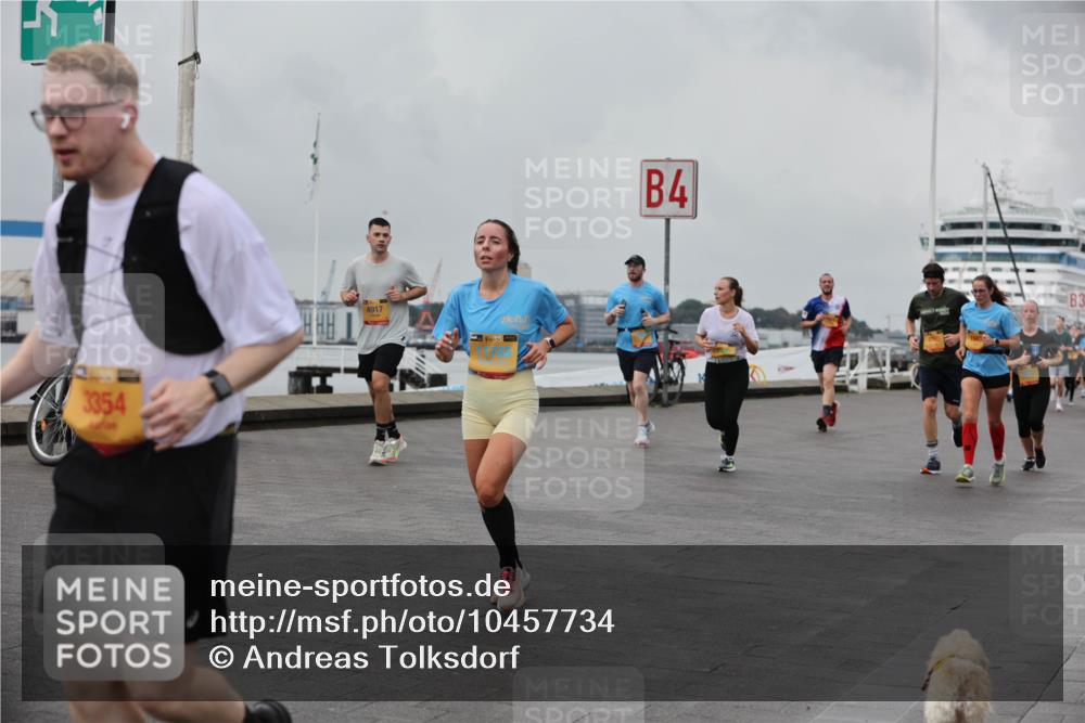 13.09.2026 - Kiel Lauf Andreas Tolksdorf http://msf.ph/oto/10457734 13.09.2026 11:59:01 Kiellinie 3354, 4917, 39, 4, 3 meine-sportfotos.de