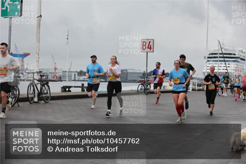 13.09.2026 - Kiel Lauf Andreas Tolksdorf http://msf.ph/oto/10457762 13.09.2026 11:59:03 Kiellinie 4, 917, 7300, 1843, 3 meine-sportfotos.de