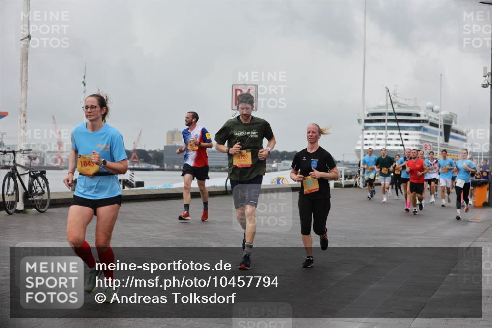 13.09.2026 - Kiel Lauf Andreas Tolksdorf http://msf.ph/oto/10457794 13.09.2026 11:59:04 Kiellinie 1843 meine-sportfotos.de