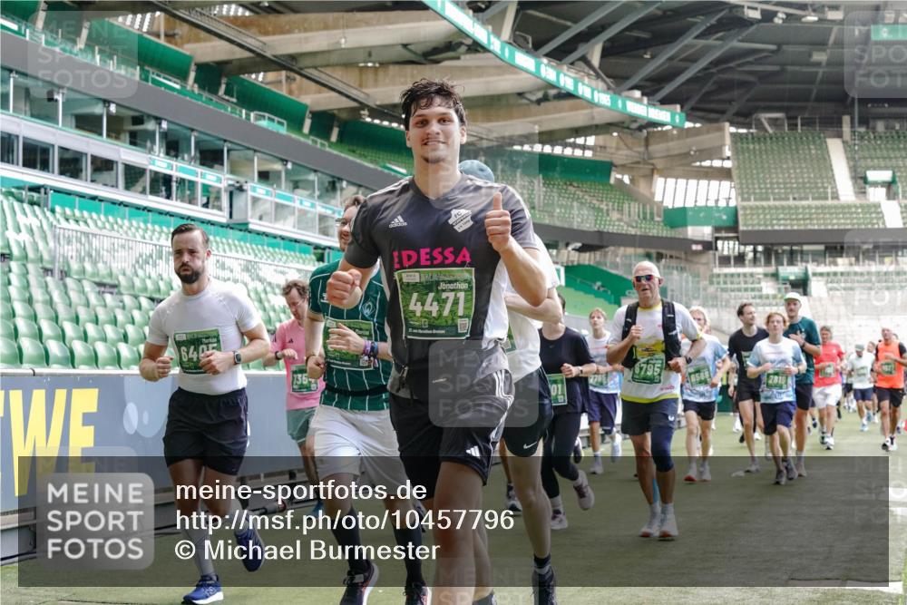 13.09.2026 - 21. swb-Marathon Bremen Michael Burmester http://msf.ph/oto/10457796 13.09.2026 13:11:38 Laufen im Stadion 265, 373, 581, 703, 843, 984, 1113, 1226, 1435, 1738, 1849, 1851, 1855, 1894, 1936, 1952, 1967, 2202, 2248, 2268, 2281, 2284, 2299, 2330, 2333, 2336, 2339, 2342, 2353, 2375, 2377, 2398, 2426, 2432, 2443, 2531, 2589, 2654, 2659, 2669, 2673, 2682, 2784, 2804, 2819, 2822, 2836, 2850, 2907, 2932, 2976, 3026, 3027, 3079, 3082, 3089, 3122, 3143, 3155, 3159, 3174, 3207, 3208, 3308, 3328, 3349, 3352, 3370, 3409, 3410, 3470, 3549, 551 meine-sportfotos.de