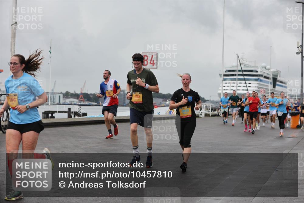 13.09.2026 - Kiel Lauf Andreas Tolksdorf http://msf.ph/oto/10457810 13.09.2026 11:59:05 Kiellinie 1139, 1843, 4, 4891, 4730, 3 meine-sportfotos.de