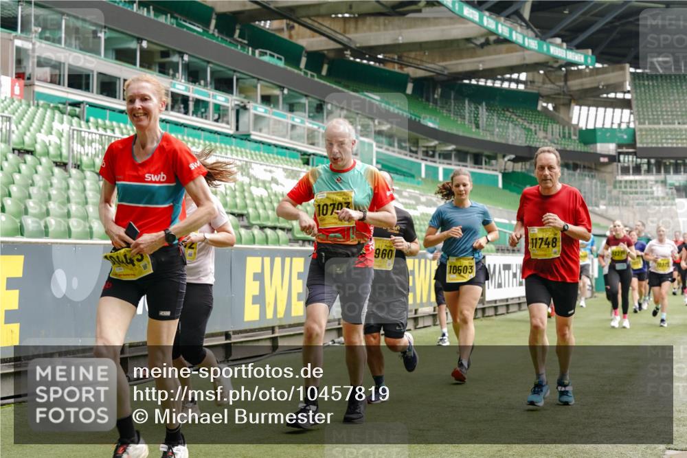 13.09.2026 - 21. swb-Marathon Bremen Michael Burmester http://msf.ph/oto/10457819 13.09.2026 10:33:38 Laufen im Stadion 10018, 10067, 10078, 10166, 10177, 10184, 10203, 10211, 10226, 10236, 10240, 10243, 10249, 10254, 10256, 10297, 10300, 10322, 10355, 10356, 10365, 10372, 10374, 10379, 10383, 10394, 10408, 10410, 10415, 10423, 10428, 10460, 10486, 10494, 10517, 10518, 10530, 10550, 10565, 10578, 10604, 10668, 10670, 10673, 10675, 10687, 10690, 10691, 10699, 10700, 10707, 10721, 10728, 10745, 10749, 10750, 10771, 10772, 10787, 10788, 10794, 10809, 10828, 10857, 10914, 11126 meine-sportfotos.de