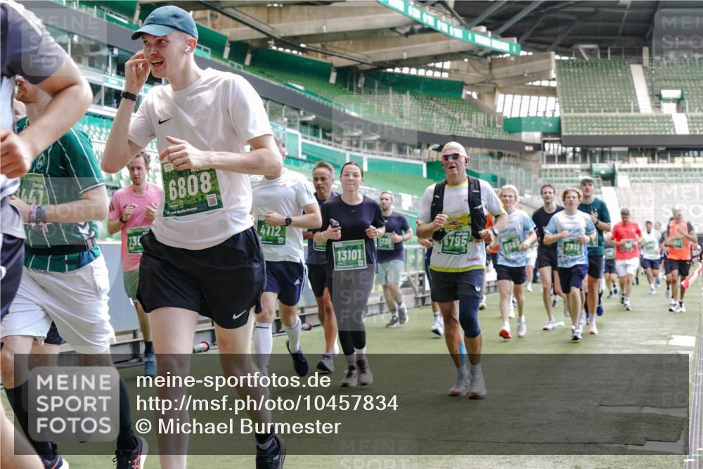 13.09.2026 - 21. swb-Marathon Bremen Michael Burmester http://msf.ph/oto/10457834 13.09.2026 13:11:39 Laufen im Stadion 265, 373, 581, 703, 843, 984, 1113, 1226, 1435, 1738, 1849, 1851, 1855, 1894, 1936, 1952, 1967, 2202, 2248, 2281, 2284, 2299, 2330, 2333, 2336, 2339, 2342, 2353, 2375, 2377, 2398, 2426, 2432, 2443, 2531, 2589, 2654, 2659, 2669, 2673, 2682, 2784, 2804, 2819, 2822, 2836, 2850, 2907, 2932, 2976, 3026, 3027, 3079, 3082, 3089, 3122, 3143, 3155, 3159, 3174, 3207, 3208, 3308, 3328, 3349, 3352, 3370, 3409, 3410, 3470, 3549, 551 meine-sportfotos.de