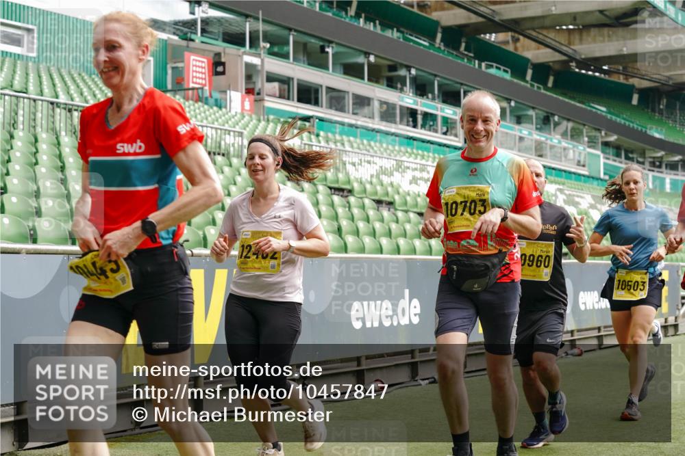 13.09.2026 - 21. swb-Marathon Bremen Michael Burmester http://msf.ph/oto/10457847 13.09.2026 10:33:39 Laufen im Stadion 10018, 10067, 10078, 10166, 10177, 10184, 10203, 10211, 10226, 10236, 10240, 10243, 10249, 10254, 10256, 10297, 10300, 10322, 10355, 10356, 10365, 10372, 10374, 10379, 10383, 10394, 10408, 10410, 10415, 10423, 10428, 10460, 10486, 10494, 10517, 10530, 10550, 10565, 10578, 10604, 10668, 10670, 10673, 10675, 10687, 10690, 10691, 10699, 10700, 10707, 10721, 10728, 10745, 10749, 10750, 10771, 10772, 10787, 10788, 10794, 10809, 10828, 10857, 10914, 11126 meine-sportfotos.de
