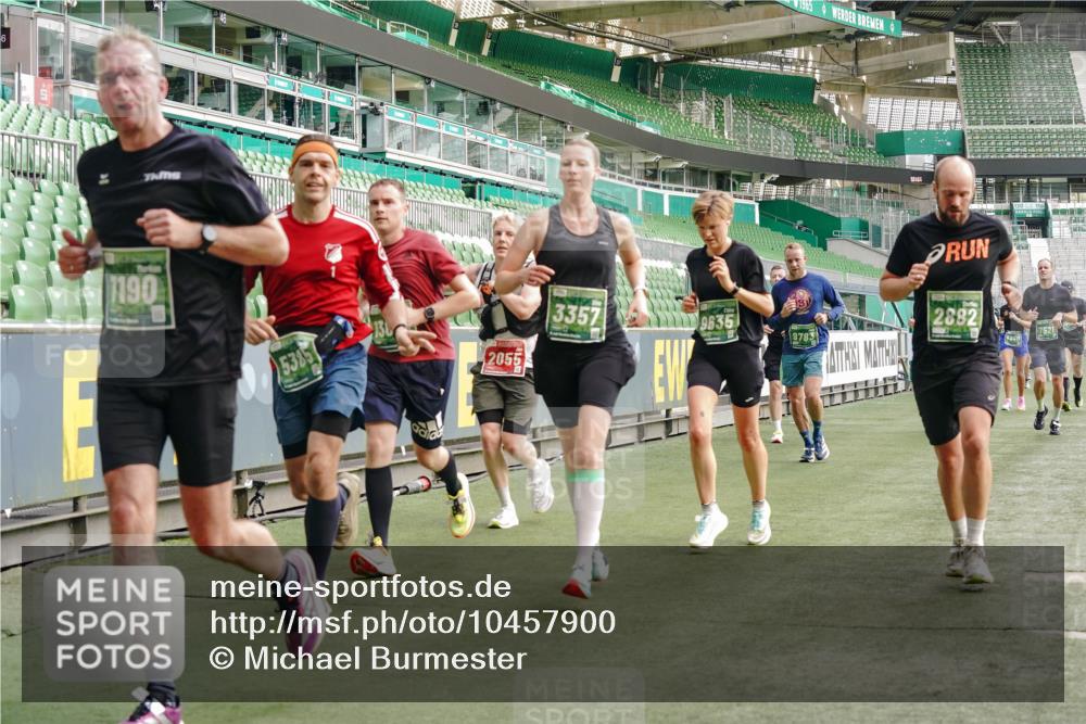 13.09.2026 - 21. swb-Marathon Bremen Michael Burmester http://msf.ph/oto/10457900 13.09.2026 12:54:06 Laufen im Stadion 102, 145, 161, 189, 201, 313, 376, 385, 461, 472, 481, 541, 560, 615, 616, 666, 675, 696, 740, 755, 816, 827, 982, 985, 987, 1053, 1056, 1076, 1207, 1297, 1419, 1433, 1445, 1468, 1528, 1542, 1551, 1631, 1658, 1664, 1704, 1707, 1814, 2055, 2280, 2350, 2362, 2390, 2401, 2422, 2454, 2474, 2499, 2623, 2701, 2733, 2801, 2820, 2824, 2858, 2870, 2882, 2913, 2922, 2962, 2971, 2997, 3012, 3054, 3134, 3206, 3236, 3241, 3356, 3357, 3362, 3413, 4605 meine-sportfotos.de