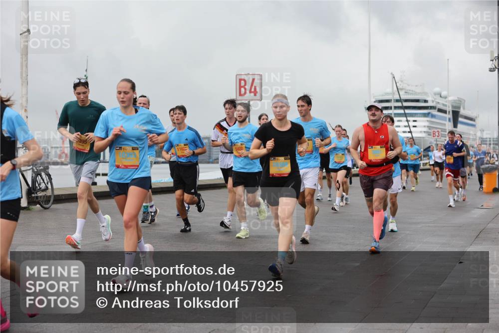 13.09.2026 - Kiel Lauf Andreas Tolksdorf http://msf.ph/oto/10457925 13.09.2026 11:59:12 Kiellinie 395, 39, 10383, 4, 116, 5402, 3 meine-sportfotos.de
