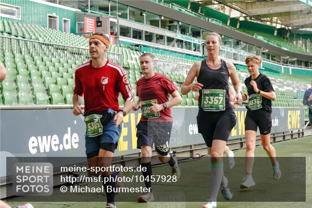 13.09.2026 - 21. swb-Marathon Bremen Michael Burmester http://msf.ph/oto/10457928 13.09.2026 12:54:06 Laufen im Stadion 102, 145, 161, 189, 201, 313, 376, 385, 461, 472, 481, 541, 560, 615, 616, 666, 675, 696, 740, 755, 816, 827, 982, 985, 987, 1053, 1056, 1076, 1207, 1297, 1419, 1433, 1445, 1468, 1528, 1542, 1551, 1631, 1658, 1664, 1704, 1707, 1814, 2055, 2280, 2350, 2362, 2390, 2401, 2422, 2454, 2474, 2499, 2623, 2701, 2733, 2801, 2820, 2824, 2858, 2870, 2882, 2913, 2922, 2962, 2971, 2997, 3012, 3054, 3134, 3206, 3236, 3241, 3356, 3357, 3362, 3413, 4605 meine-sportfotos.de