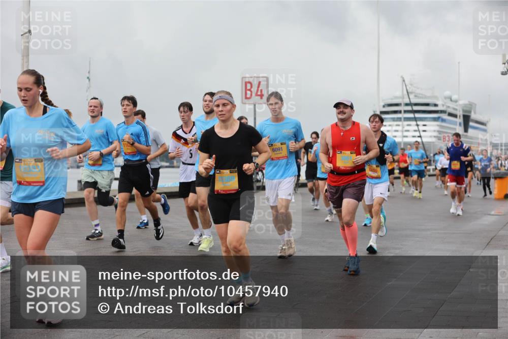 13.09.2026 - Kiel Lauf Andreas Tolksdorf http://msf.ph/oto/10457940 13.09.2026 11:59:13 Kiellinie 39, 4, 6091, 3861, 8119, 83 meine-sportfotos.de