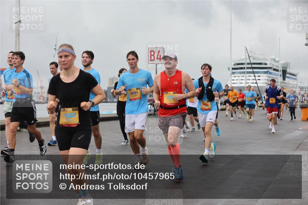 13.09.2026 - Kiel Lauf Andreas Tolksdorf http://msf.ph/oto/10457965 13.09.2026 11:59:13 Kiellinie 389, 4141, 39, 6091, 4, 19 meine-sportfotos.de