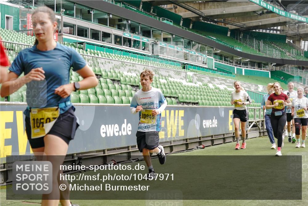 13.09.2026 - 21. swb-Marathon Bremen Michael Burmester http://msf.ph/oto/10457971 13.09.2026 10:33:41 Laufen im Stadion 10018, 10067, 10078, 10166, 10177, 10184, 10203, 10211, 10226, 10236, 10240, 10243, 10249, 10254, 10256, 10297, 10300, 10322, 10355, 10356, 10365, 10372, 10374, 10379, 10383, 10394, 10408, 10410, 10415, 10423, 10428, 10460, 10486, 10494, 10530, 10550, 10565, 10578, 10604, 10668, 10670, 10673, 10675, 10687, 10690, 10691, 10699, 10700, 10707, 10721, 10728, 10745, 10749, 10750, 10771, 10772, 10787, 10788, 10794, 10809, 10828, 10857, 10914, 11126, 11343 meine-sportfotos.de