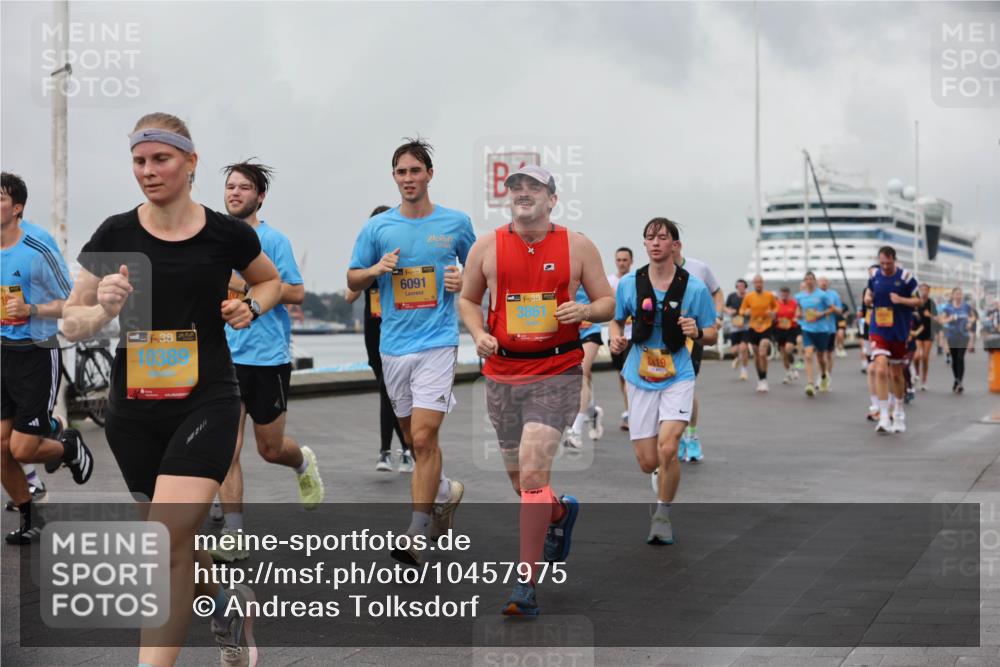 13.09.2026 - Kiel Lauf Andreas Tolksdorf http://msf.ph/oto/10457975 13.09.2026 11:59:13 Kiellinie 38, 10389, 38, 6091, 48, 3861 meine-sportfotos.de