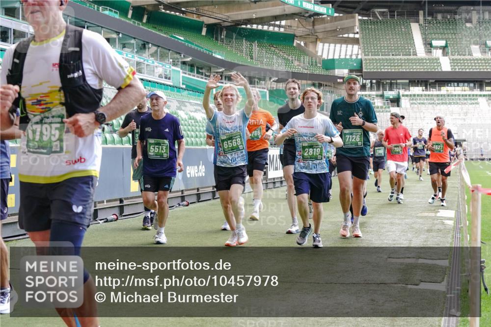 13.09.2026 - 21. swb-Marathon Bremen Michael Burmester http://msf.ph/oto/10457978 13.09.2026 13:11:41 Laufen im Stadion 118, 265, 373, 581, 703, 843, 984, 1113, 1226, 1435, 1738, 1849, 1851, 1894, 1936, 1952, 1967, 2202, 2248, 2281, 2284, 2299, 2330, 2333, 2336, 2339, 2342, 2353, 2375, 2377, 2398, 2426, 2432, 2443, 2531, 2589, 2654, 2659, 2669, 2673, 2682, 2784, 2804, 2819, 2822, 2836, 2850, 2907, 2932, 2976, 3026, 3027, 3079, 3082, 3089, 3122, 3143, 3155, 3159, 3174, 3207, 3208, 3308, 3328, 3349, 3352, 3370, 3409, 3410, 3470, 3549, 551 meine-sportfotos.de