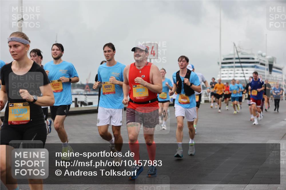 13.09.2026 - Kiel Lauf Andreas Tolksdorf http://msf.ph/oto/10457983 13.09.2026 11:59:14 Kiellinie 10389, 5402, 4, 6091, 3861, 8119 meine-sportfotos.de