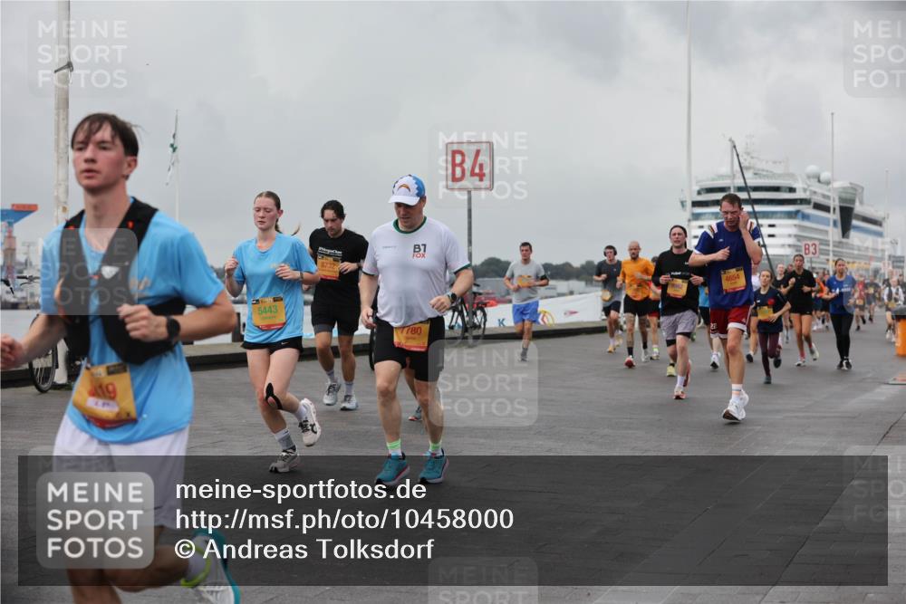 13.09.2026 - Kiel Lauf Andreas Tolksdorf http://msf.ph/oto/10458000 13.09.2026 11:59:15 Kiellinie 5443, 8732, 4, 180, 4654, 3 meine-sportfotos.de