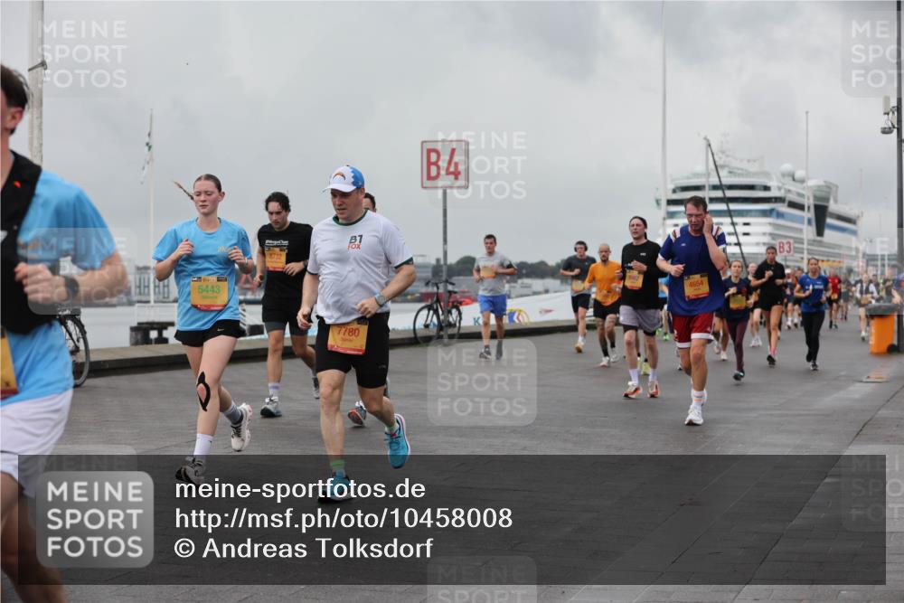 13.09.2026 - Kiel Lauf Andreas Tolksdorf http://msf.ph/oto/10458008 13.09.2026 11:59:16 Kiellinie 39, 5443, 7780, 4, 4654, 3 meine-sportfotos.de