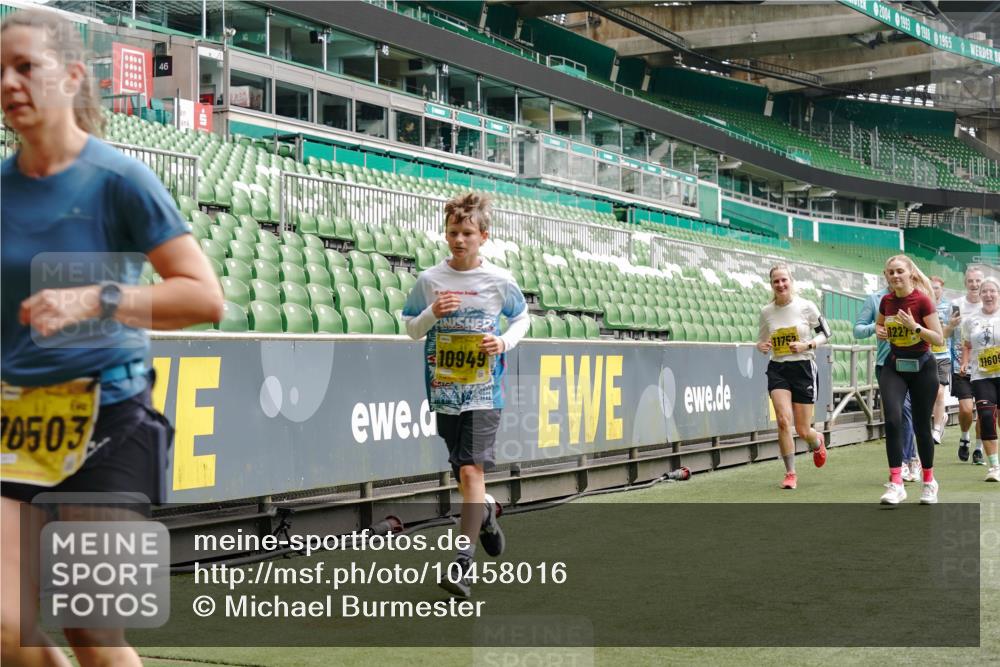 13.09.2026 - 21. swb-Marathon Bremen Michael Burmester http://msf.ph/oto/10458016 13.09.2026 10:33:41 Laufen im Stadion 10018, 10067, 10078, 10166, 10177, 10184, 10203, 10211, 10226, 10236, 10240, 10243, 10249, 10254, 10256, 10297, 10300, 10322, 10355, 10356, 10365, 10372, 10374, 10379, 10383, 10394, 10408, 10410, 10415, 10423, 10428, 10460, 10486, 10494, 10530, 10550, 10565, 10578, 10604, 10668, 10670, 10673, 10675, 10687, 10690, 10691, 10699, 10700, 10707, 10721, 10728, 10745, 10749, 10750, 10771, 10772, 10787, 10788, 10794, 10809, 10828, 10857, 10914, 11126, 11343 meine-sportfotos.de