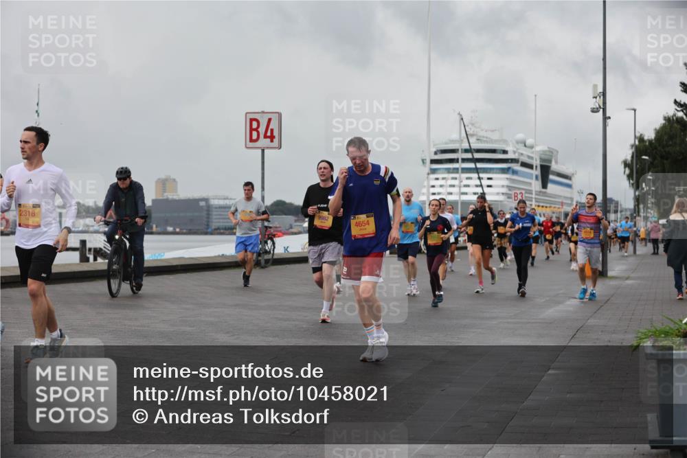 13.09.2026 - Kiel Lauf Andreas Tolksdorf http://msf.ph/oto/10458021 13.09.2026 11:59:17 Kiellinie 2318, 4, 9982, 4654 meine-sportfotos.de