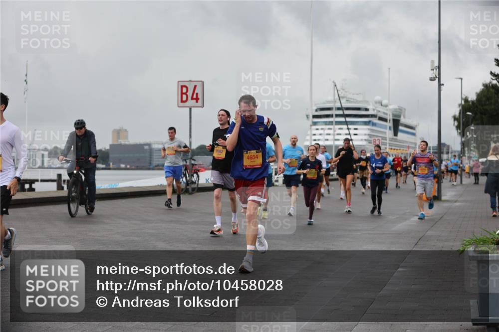13.09.2026 - Kiel Lauf Andreas Tolksdorf http://msf.ph/oto/10458028 13.09.2026 11:59:17 Kiellinie 4, 9982, 4654 meine-sportfotos.de