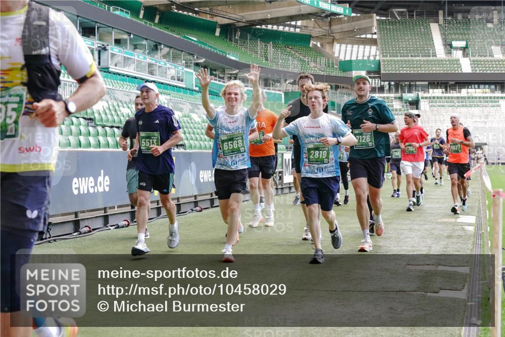 13.09.2026 - 21. swb-Marathon Bremen Michael Burmester http://msf.ph/oto/10458029 13.09.2026 13:11:42 Laufen im Stadion 118, 265, 373, 581, 703, 843, 984, 1113, 1226, 1334, 1435, 1738, 1849, 1851, 1894, 1936, 1952, 1967, 2202, 2248, 2281, 2284, 2299, 2330, 2333, 2336, 2339, 2342, 2353, 2375, 2377, 2398, 2426, 2432, 2443, 2531, 2589, 2654, 2659, 2669, 2673, 2682, 2784, 2804, 2819, 2822, 2836, 2850, 2907, 2932, 2976, 3026, 3027, 3079, 3082, 3089, 3122, 3143, 3155, 3159, 3174, 3207, 3208, 3308, 3328, 3349, 3352, 3370, 3409, 3410, 3470, 3549, 551 meine-sportfotos.de