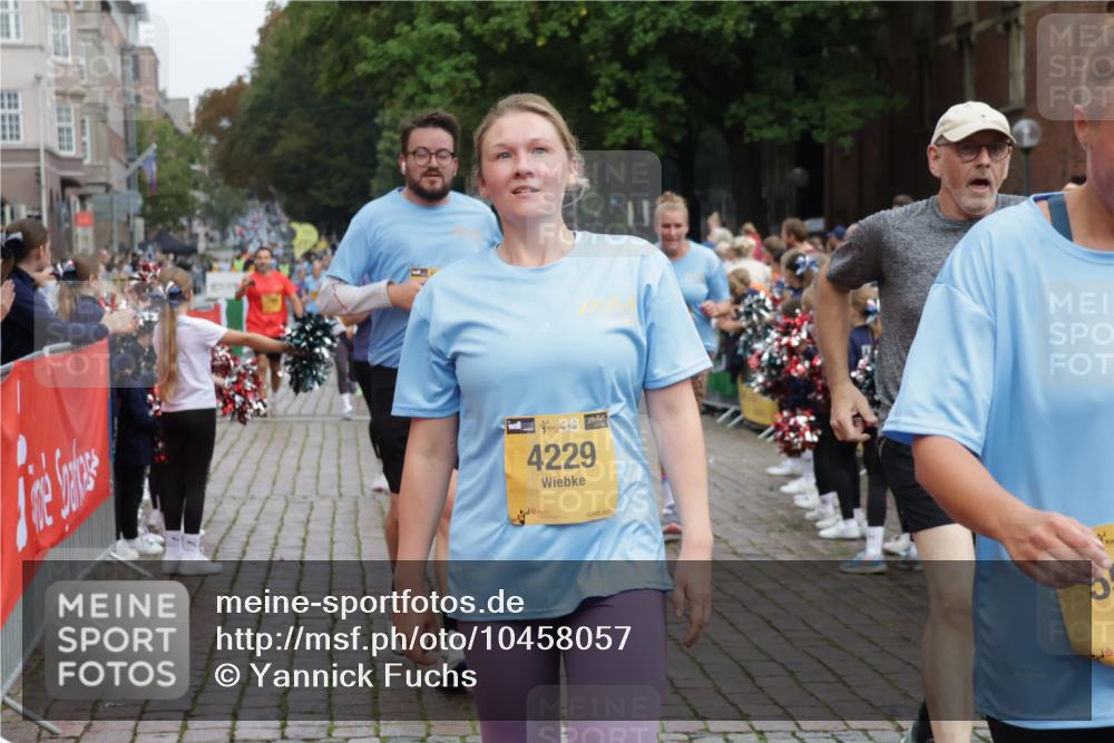 13.09.2026 - Kiel Lauf Yannick Fuchs http://msf.ph/oto/10458057 13.09.2026 09:50:29 Ziel 1545, 2811, 2816, 3289, 3561, 3698, 4229, 5184, 5254, 5596, 6592, 7585, 8023, 9109, 9549, 10302, 12319, 12705, 639, 951, 1033, 1366, 1796, 3042, 3602, 3914, 4856, 5535, 5619, 5791, 7142, 7864, 8023, 8042, 8584, 8585, 8589, 8790, 8890, 9122, 9683, 9780, 9793, 10074, 10108, 10178, 10487, 10491, 10548, 10653, 11565, 11814, 12462, 797, 3838, 4145, 4389, 5851, 6455, 7134, 7694, 8405, 8407, 8672, 9550, 9990, 10155, 10333, 11652, 3571, 6359, 6658 meine-sportfotos.de