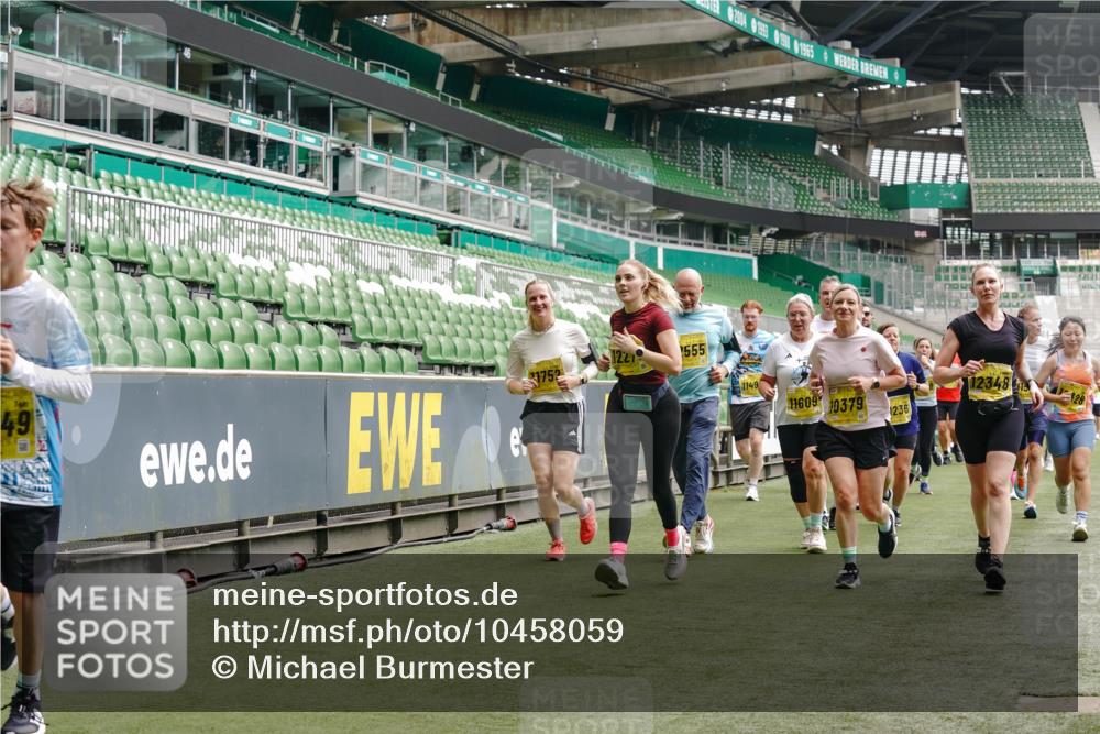 13.09.2026 - 21. swb-Marathon Bremen Michael Burmester http://msf.ph/oto/10458059 13.09.2026 10:33:42 Laufen im Stadion 10018, 10067, 10078, 10166, 10177, 10184, 10203, 10211, 10226, 10236, 10240, 10243, 10249, 10254, 10256, 10297, 10300, 10322, 10355, 10356, 10365, 10372, 10374, 10379, 10383, 10394, 10408, 10410, 10415, 10423, 10428, 10460, 10486, 10494, 10530, 10550, 10565, 10578, 10604, 10668, 10670, 10673, 10675, 10687, 10690, 10691, 10699, 10700, 10707, 10721, 10728, 10745, 10749, 10750, 10771, 10772, 10787, 10788, 10794, 10809, 10828, 10857, 10914, 11126, 11343 meine-sportfotos.de