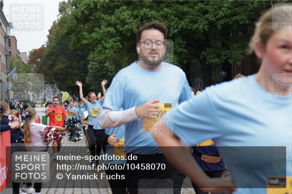 13.09.2026 - Kiel Lauf Yannick Fuchs http://msf.ph/oto/10458070 13.09.2026 09:50:31 Ziel 1545, 2811, 2816, 3289, 3561, 3698, 4229, 5184, 5596, 5851, 6592, 7585, 7662, 8407, 9109, 9549, 10302, 10865, 12319, 12705, 639, 951, 1033, 1366, 1796, 3042, 3602, 3914, 4856, 5184, 5254, 5535, 5619, 5791, 7142, 7864, 8023, 8042, 8584, 8585, 8589, 8790, 8890, 9122, 9549, 9683, 9780, 9793, 10074, 10108, 10178, 10487, 10491, 10548, 10653, 11565, 11814, 12462, 797, 3838, 4145, 4389, 6336, 6455, 6893, 7134, 7694, 8405, 8672, 9550, 9990, 10155, 10333, 11652, 3571, 6359, 6658 meine-sportfotos.de