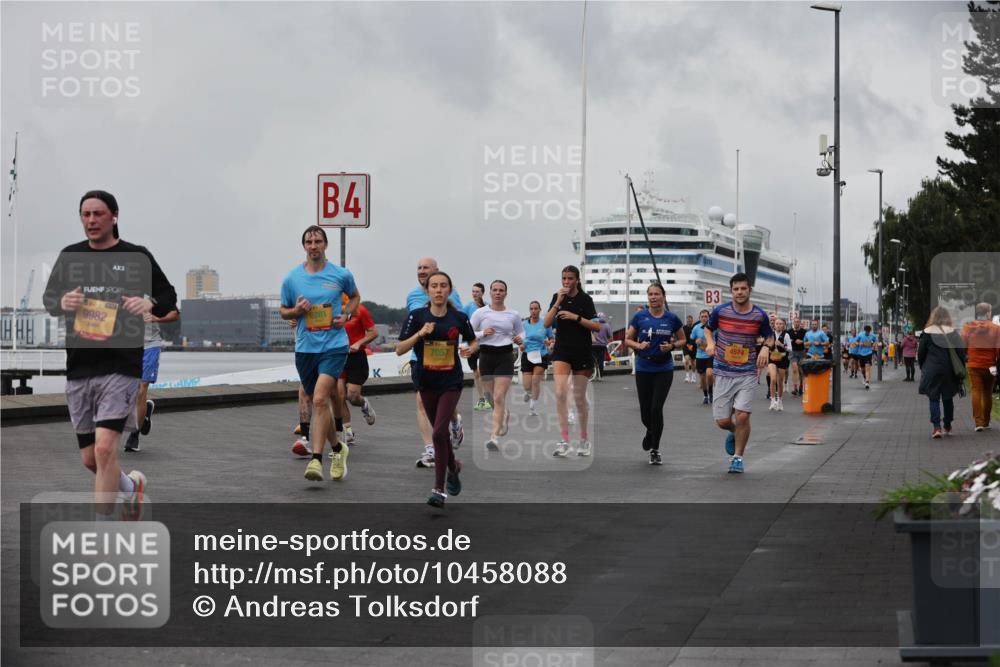 13.09.2026 - Kiel Lauf Andreas Tolksdorf http://msf.ph/oto/10458088 13.09.2026 11:59:19 Kiellinie 9982, 4, 6281, 7057, 3, 4574 meine-sportfotos.de