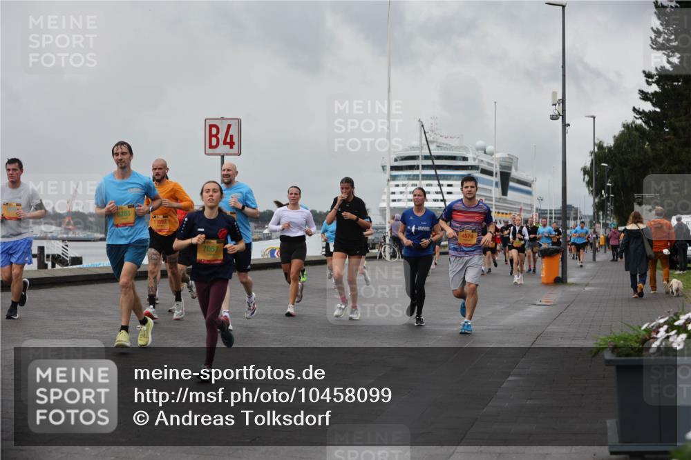 13.09.2026 - Kiel Lauf Andreas Tolksdorf http://msf.ph/oto/10458099 13.09.2026 11:59:20 Kiellinie 6281, 11892, 4, 7057, 4574 meine-sportfotos.de
