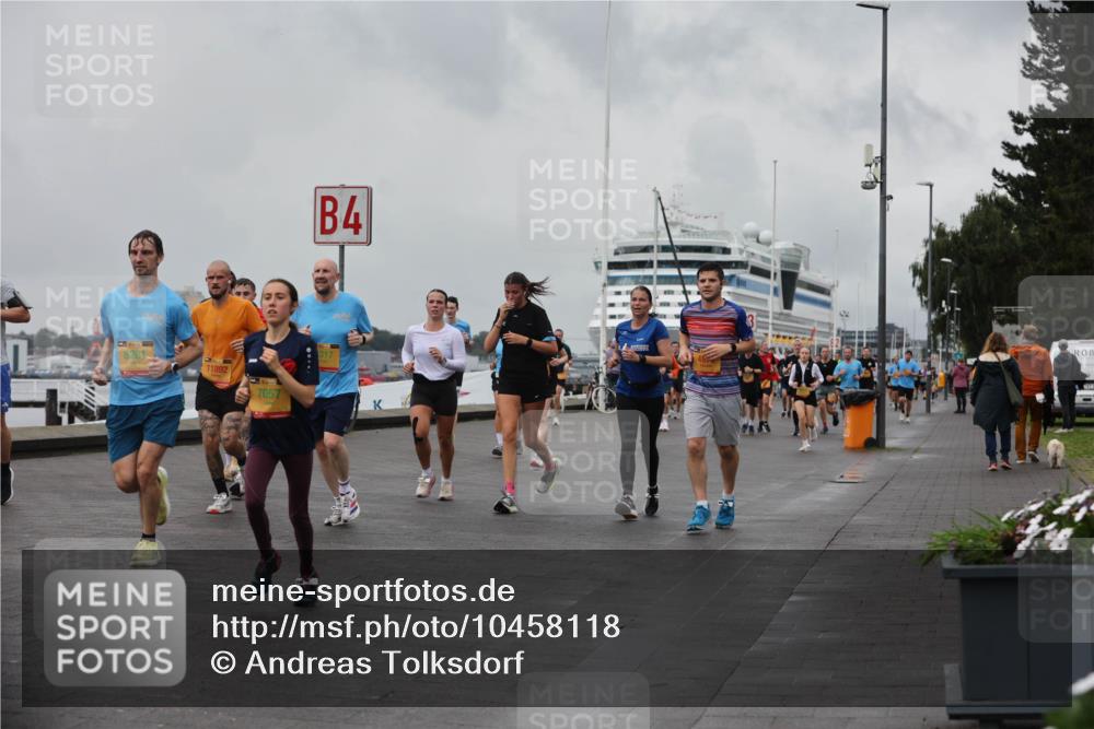13.09.2026 - Kiel Lauf Andreas Tolksdorf http://msf.ph/oto/10458118 13.09.2026 11:59:20 Kiellinie 1430, 6281, 11892, 7057, 4 meine-sportfotos.de