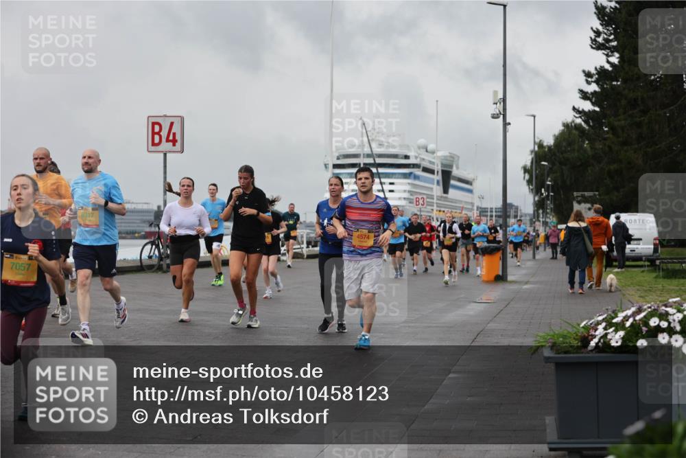 13.09.2026 - Kiel Lauf Andreas Tolksdorf http://msf.ph/oto/10458123 13.09.2026 11:59:21 Kiellinie 35, 7057, 6317, 4, 4574, 3 meine-sportfotos.de