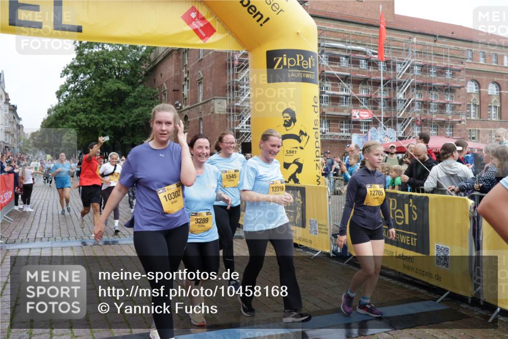 13.09.2026 - Kiel Lauf Yannick Fuchs http://msf.ph/oto/10458168 13.09.2026 09:50:36 Ziel 797, 1545, 2811, 2816, 3289, 3561, 3698, 3838, 4145, 5851, 6592, 7134, 7585, 7662, 7694, 8407, 8672, 9109, 9990, 10302, 10865, 12319, 12705, 639, 951, 1366, 1796, 3042, 3602, 4229, 4856, 5184, 5254, 5535, 5596, 5619, 7142, 7864, 8023, 8042, 8584, 8585, 8589, 8790, 8890, 9109, 9549, 9683, 9780, 9793, 10074, 10108, 10487, 10491, 10548, 10653, 11565, 11814, 763, 1373, 1949, 4389, 5235, 6138, 6336, 6455, 6647, 6829, 6893, 7449, 8405, 9550, 9551, 10155, 10333, 11141, 11652 meine-sportfotos.de