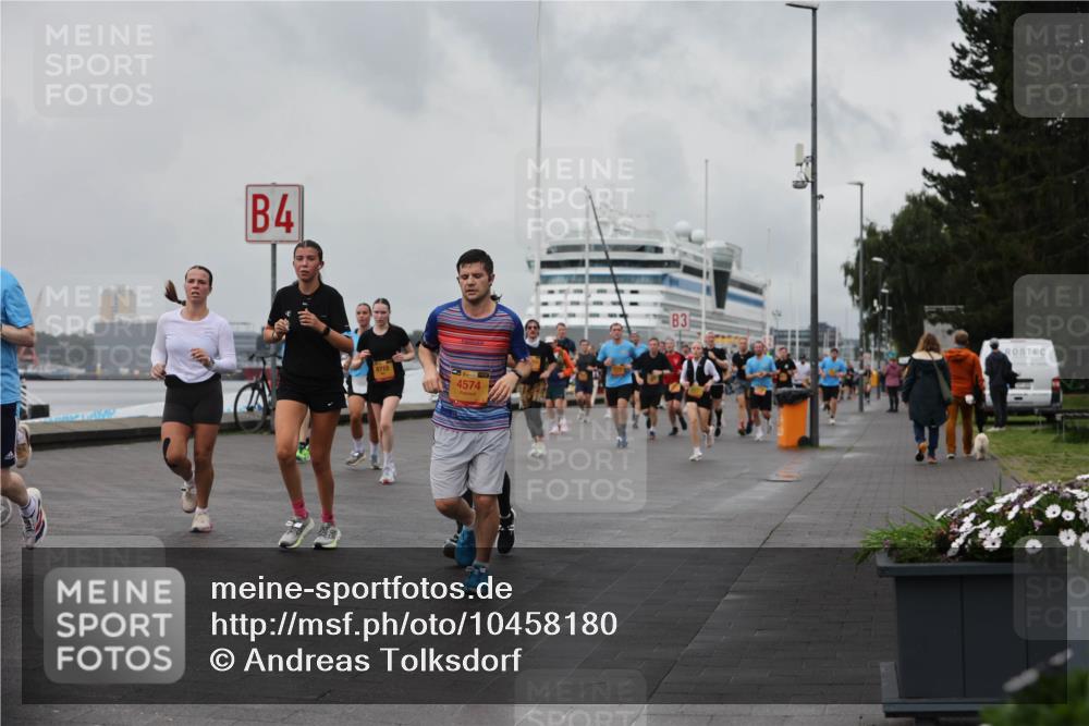 13.09.2026 - Kiel Lauf Andreas Tolksdorf http://msf.ph/oto/10458180 13.09.2026 11:59:21 Kiellinie 4, 8715, 4574, 3 meine-sportfotos.de