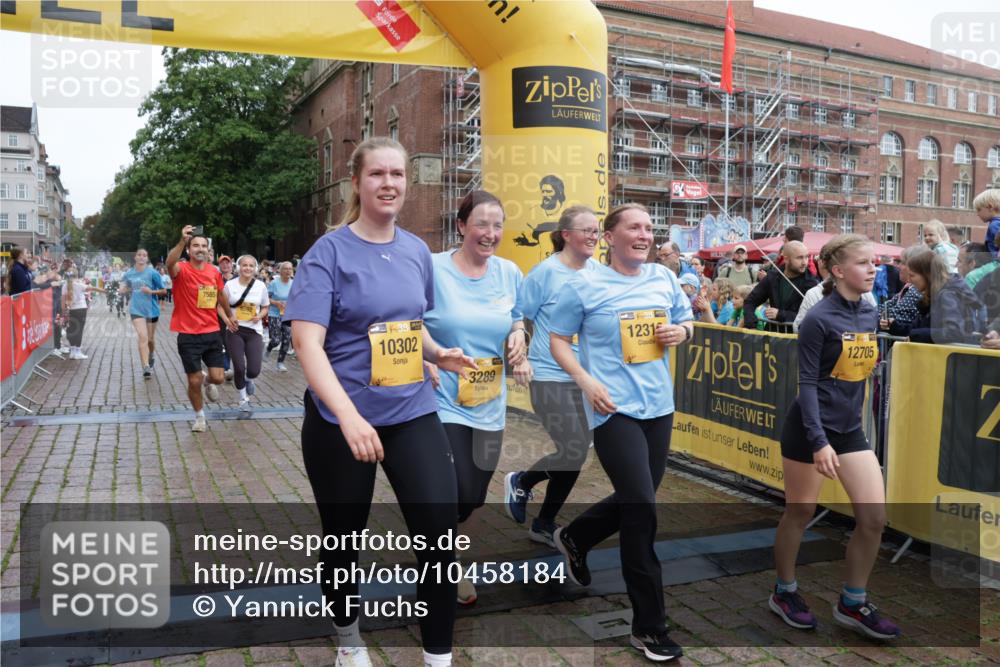 13.09.2026 - Kiel Lauf Yannick Fuchs http://msf.ph/oto/10458184 13.09.2026 09:50:37 Ziel 797, 1545, 2811, 2816, 3289, 3561, 3698, 3838, 4145, 5851, 6592, 7134, 7585, 7662, 7694, 8407, 8672, 9990, 10302, 10865, 12319, 12705, 639, 1366, 3042, 3602, 3698, 4229, 4856, 5184, 5254, 5535, 5596, 5619, 7142, 7864, 8023, 8042, 8790, 8890, 9109, 9549, 9683, 9780, 9793, 10074, 10108, 10487, 10491, 10548, 10653, 11565, 11814, 468, 763, 1373, 1949, 4389, 5235, 6138, 6336, 6455, 6647, 6829, 6893, 7449, 8405, 9550, 9551, 10155, 10333, 11141, 11652 meine-sportfotos.de