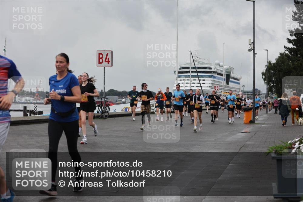 13.09.2026 - Kiel Lauf Andreas Tolksdorf http://msf.ph/oto/10458210 13.09.2026 11:59:23 Kiellinie 8715, 4, 3 meine-sportfotos.de