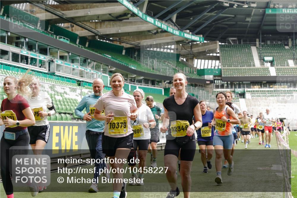 13.09.2026 - 21. swb-Marathon Bremen Michael Burmester http://msf.ph/oto/10458227 13.09.2026 10:33:44 Laufen im Stadion 10018, 10067, 10078, 10166, 10177, 10184, 10203, 10211, 10226, 10236, 10240, 10243, 10249, 10254, 10256, 10297, 10300, 10322, 10355, 10356, 10365, 10372, 10374, 10379, 10383, 10394, 10408, 10410, 10415, 10423, 10428, 10460, 10486, 10494, 10530, 10550, 10565, 10578, 10604, 10668, 10669, 10670, 10673, 10675, 10687, 10691, 10699, 10700, 10707, 10721, 10728, 10745, 10749, 10750, 10771, 10772, 10787, 10788, 10794, 10809, 10828, 10857, 10914, 11126, 11343 meine-sportfotos.de